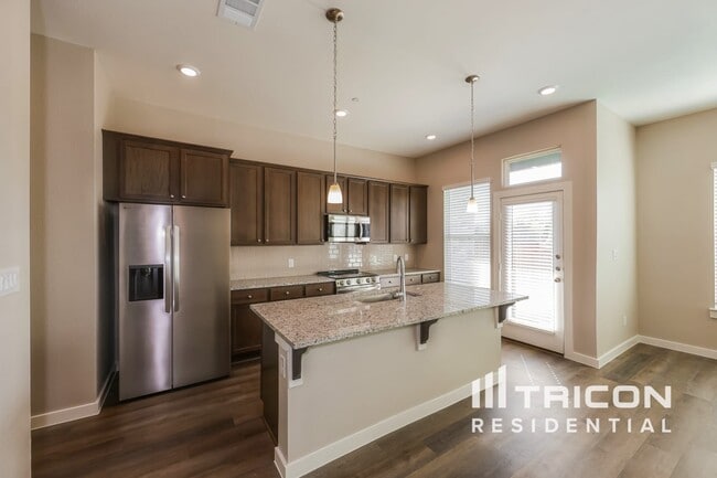 Photo - 5460 Sandstone Dr