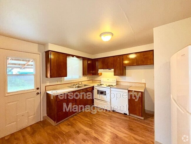 Building Photo - 10905 NE 7th St Rental