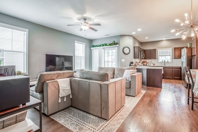 Photo - 3-Bedroom Townhome with Garage in Holly Ridge