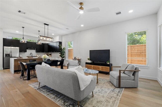 Building Photo - 4108 Cortlandt St