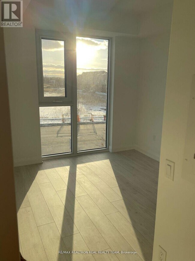 Photo - 412 Silver Maple Rd Unité 216