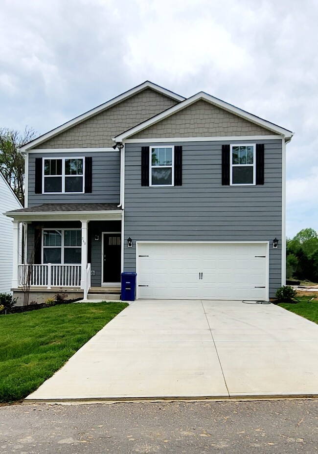 Photo - 560 Country Oak Dr House