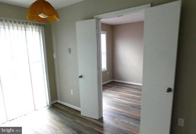 Photo - 100 Mayfair Pl