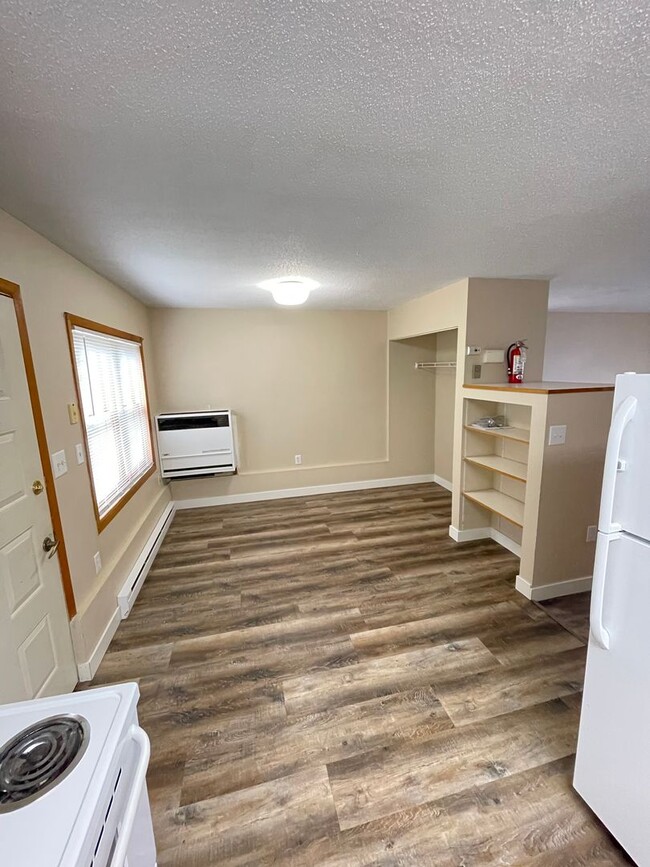 Photo - 321-323 N 3rd Ave W Unit 323 N 3rd Ave W