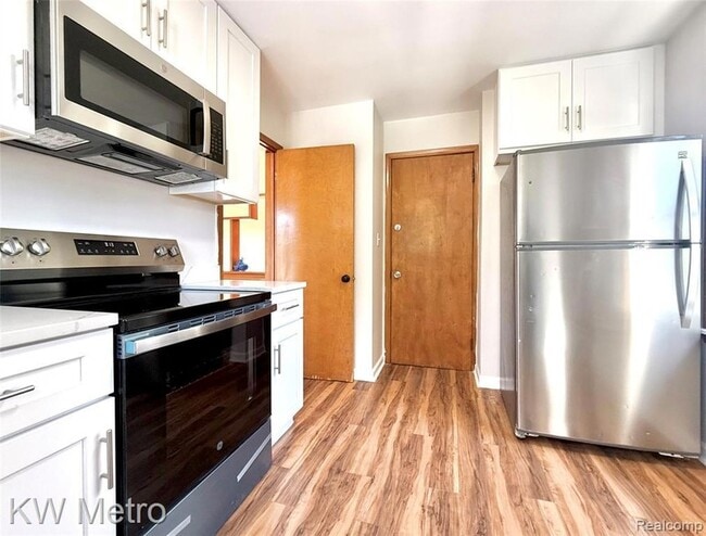 Photo - 2182 Vernier Rd