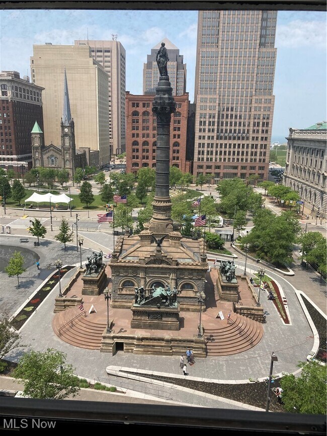 140 Public Square Unidad 803