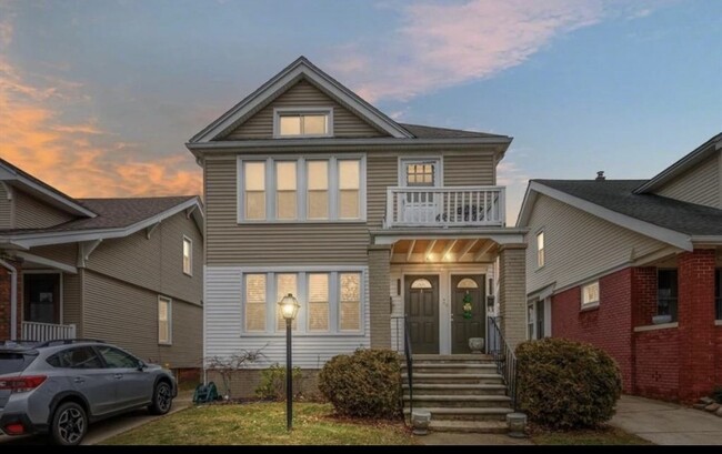 Photo - 1333 Beaconsfield Ave Unidad 1333