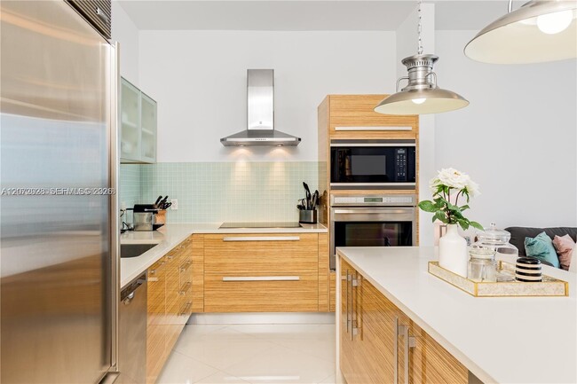 Photo - 2020 N Bayshore Dr Unit 1009