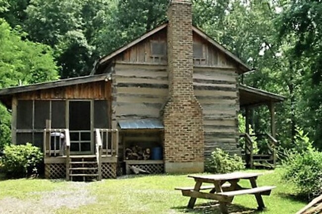 Highland's Cabin is a rustic 1BR, 1 Ba log... - Highland's Cabin is a rustic 1BR, 1 Ba log... Casa