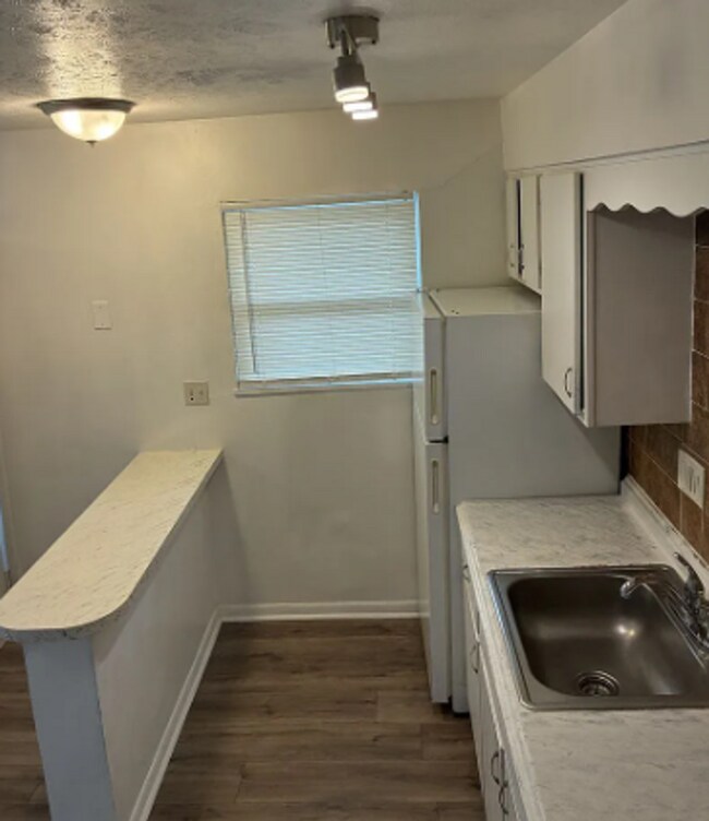 Pinecroft Apartments