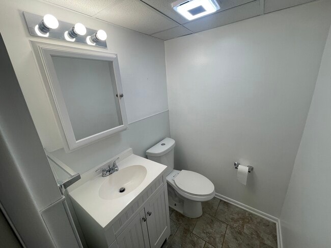 Photo - 908 Church St