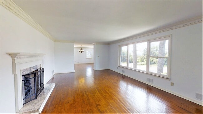 Photo - 207 E Martintown Rd