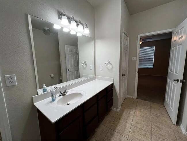 Photo - 1617 Totem Pole Way