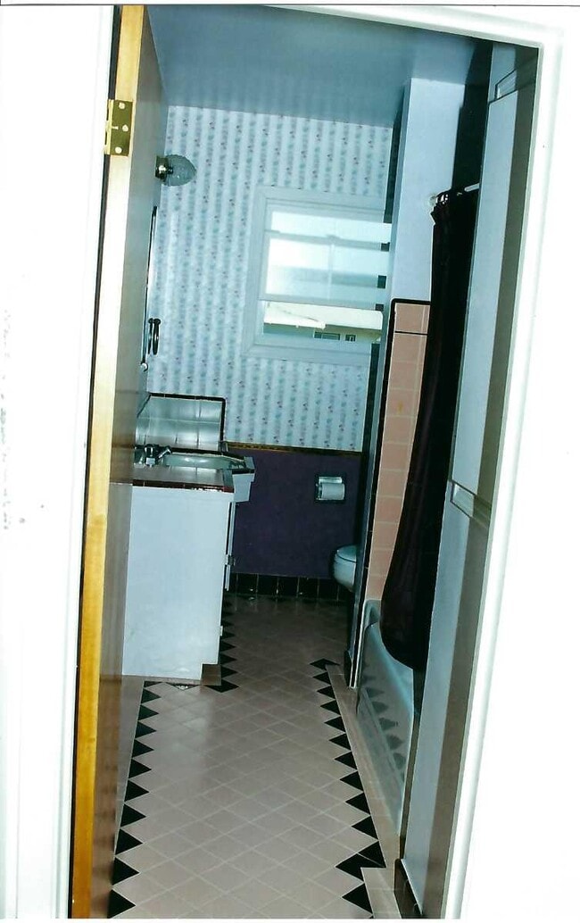 Photo - 2800 Roosevelt Ave