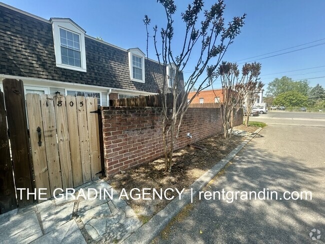 Building Photo - 1805 Grandin Rd SW Rental