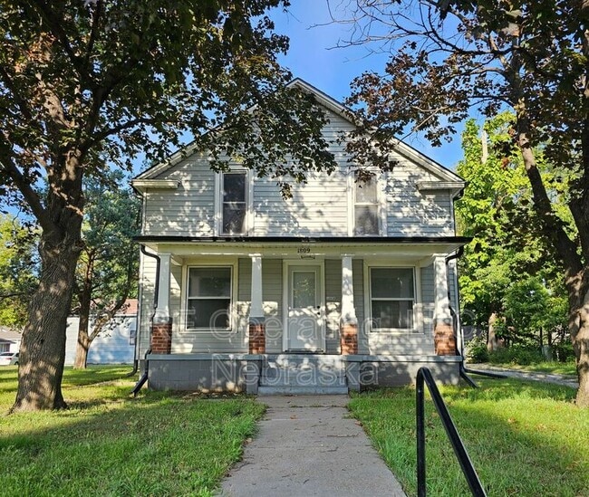 Building Photo - 1809 N 33rd St Rental