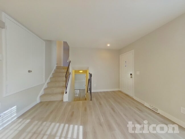 Photo - 10435 W 107th Pl