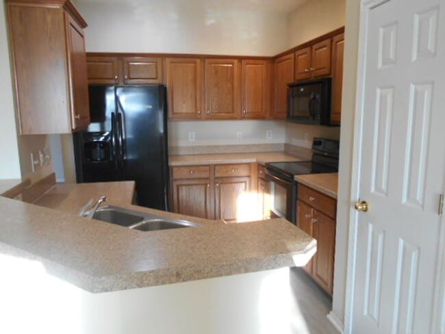 Photo - 3 bedroom, 3 bath townhome in Kiskadee Parke