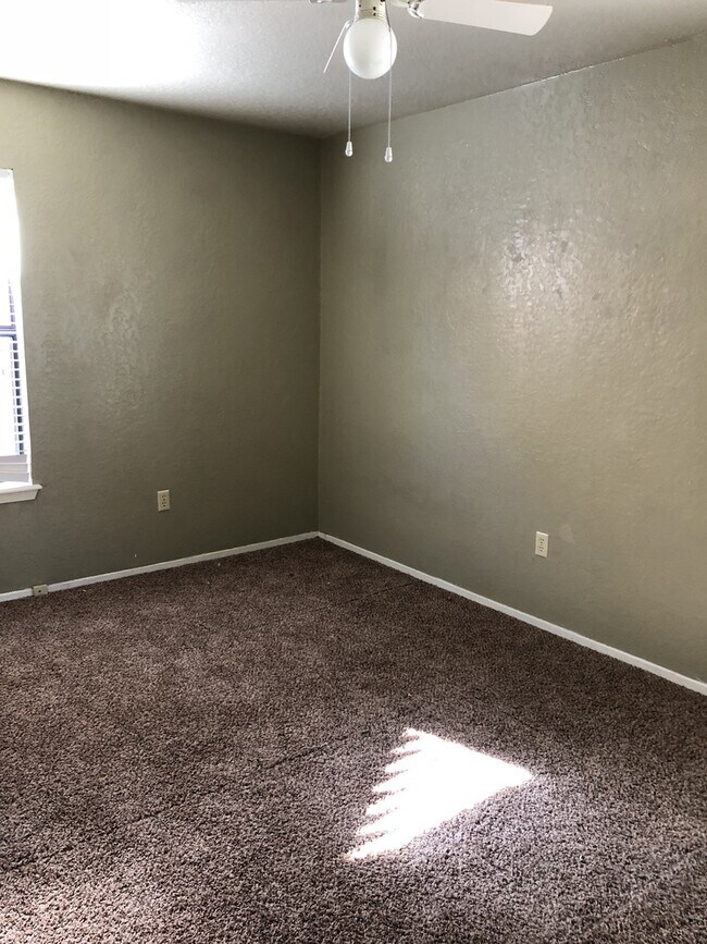 Photo - Three Bedroom Two Bath Home for Lease - Me...