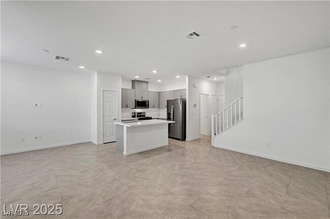 Photo - 1175 Heliodor Ave