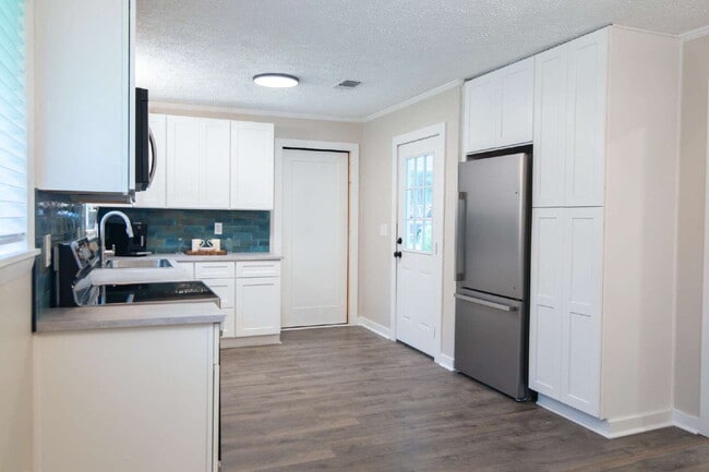 Photo - Fully Remodeled 3-Bed on 1 Acre near MSU – Starting at $1,650!