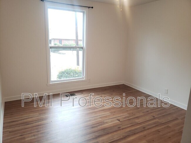 Photo - 528 Judd Dr Unit A