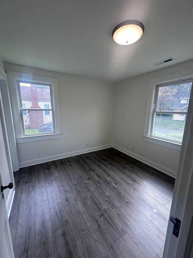 Photo - 2730 Vimy Ridge Ave