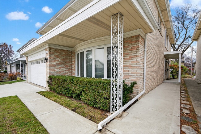 Photo - 7245 N Kostner Ave