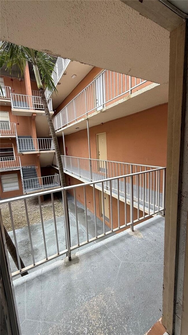 Building Photo - 17600 NW 68th Ave Unit B2002