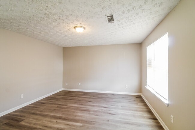 Photo - 2946 Fields Dr