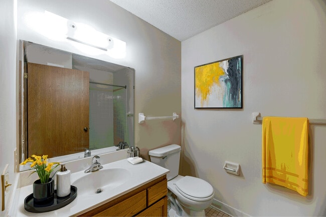 Photo - Pondview Apartments