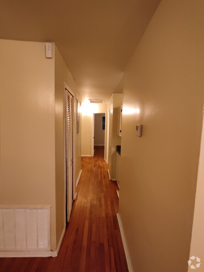 Building Photo - 3121 Urban Ave Rental