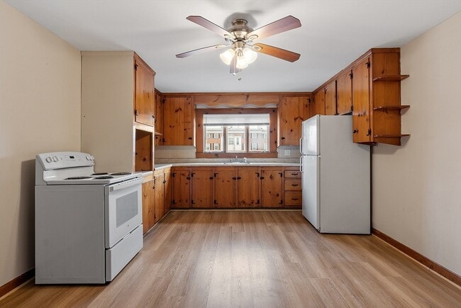 Photo - 104 N Main St Unit 2F
