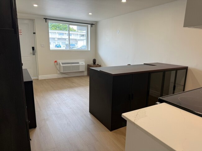 Photo - 7800 Lundy's Ln Unit 105