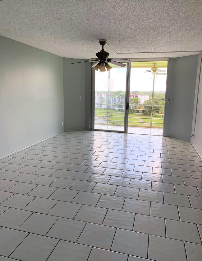 3465 Via Poinciana Unidad 804