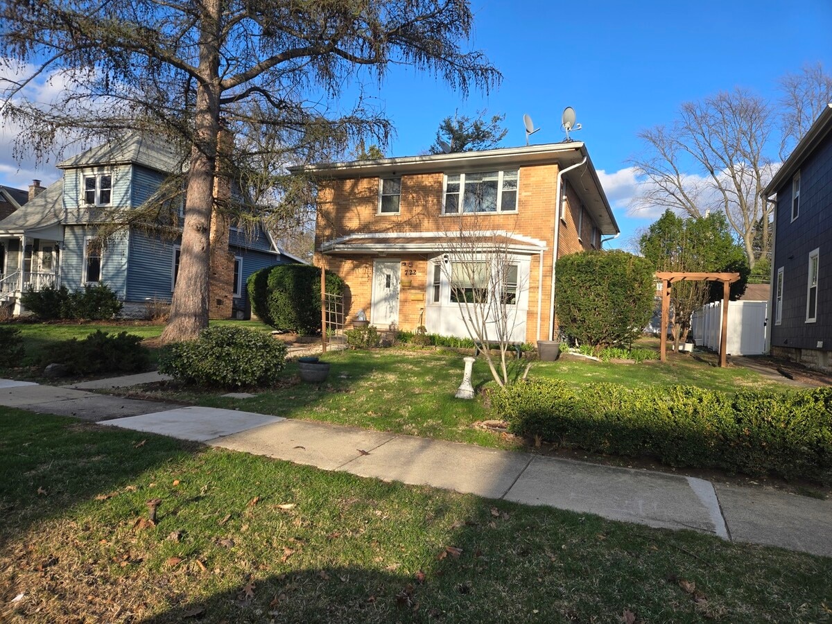 Photo - 722 N Center St