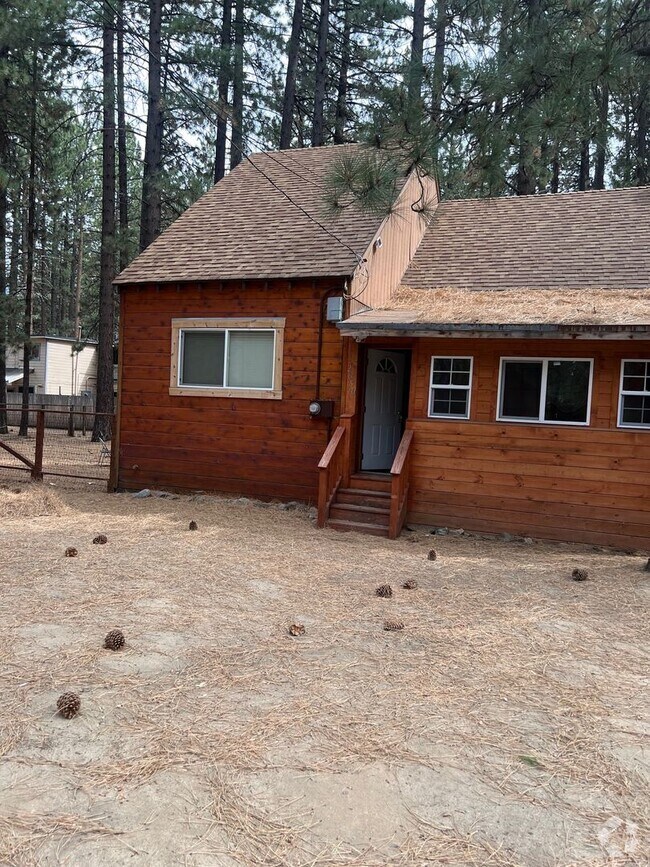 Building Photo - Cute 2Bd knotty pine cabin home with den/o...