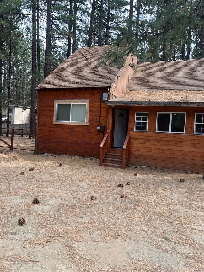 Cute 2Bd knotty pine cabin home with den/o... - Cute 2Bd knotty pine cabin home with den/o...