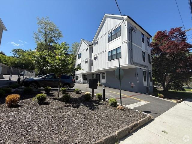 Building Photo - 308 Battle Ave Unit 6 Rental