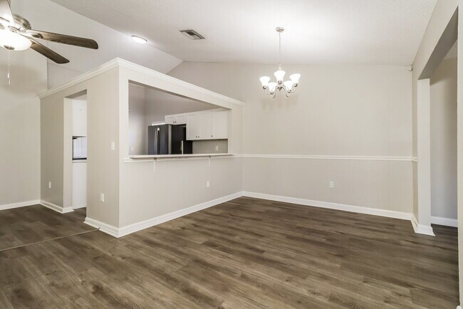 Photo - 7964 Putnam Cir