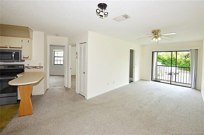 Photo - 1999 NE Collins Cir Unit 3-80