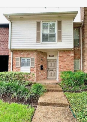 Photo - 1035 Fountain View Dr Townhome
