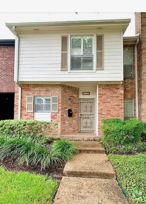Building Photo - 1035 Fountain View Dr Rental
