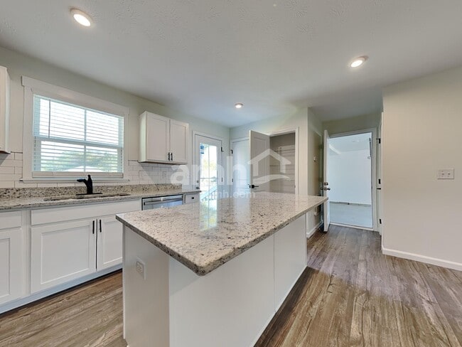 Photo - 213 Wooded Ridge Dr