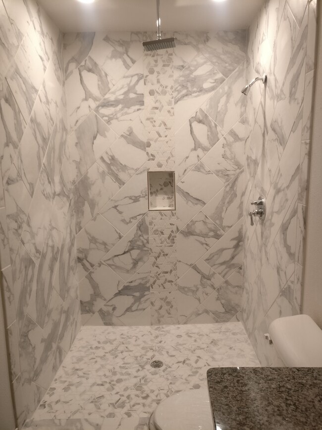 Photo - 4948 Marcella Santillana