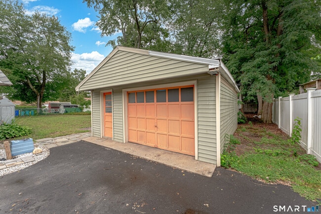 56 Greenfield Dr