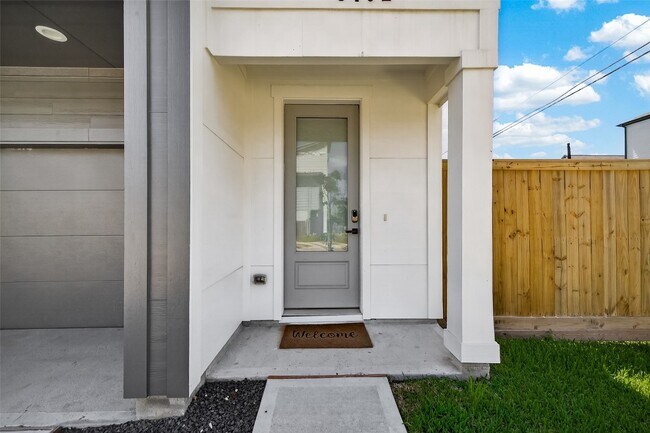 Photo - 3402 Luca St