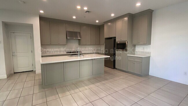 Photo - 1363 S Shields Ave