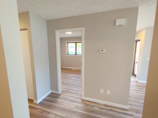 Photo - 566 N Bailey St