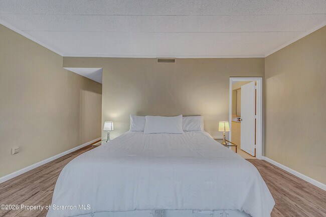 Photo - 550 Clay Ave